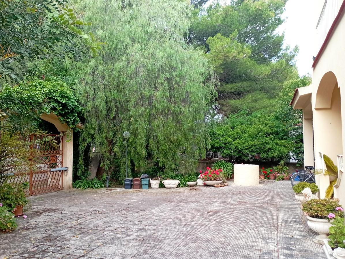 Casa Vacanze Il Carrubo Leporano Buitenkant foto
